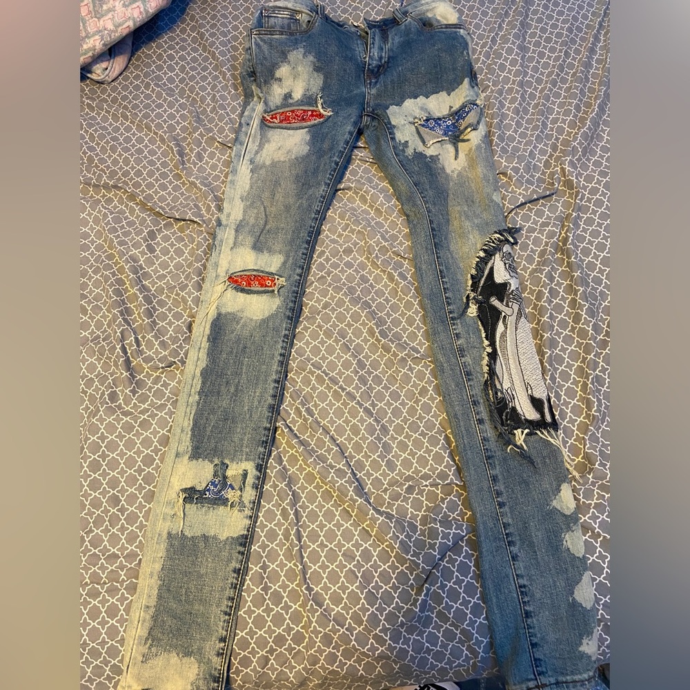 Blue skinny jeans